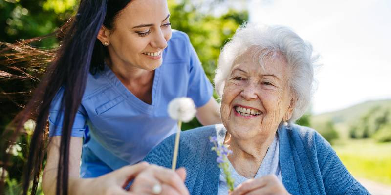 Médiation pour soins aux aînés